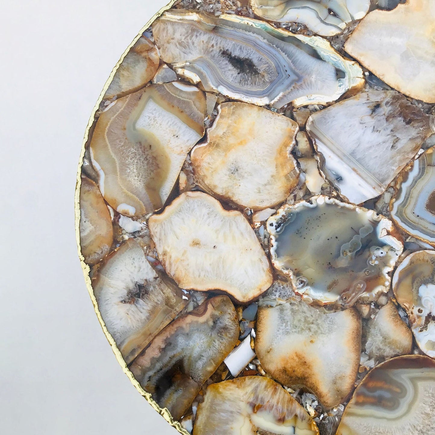 Mesa auxiliar/de centro con borde redondo de ágata dorada