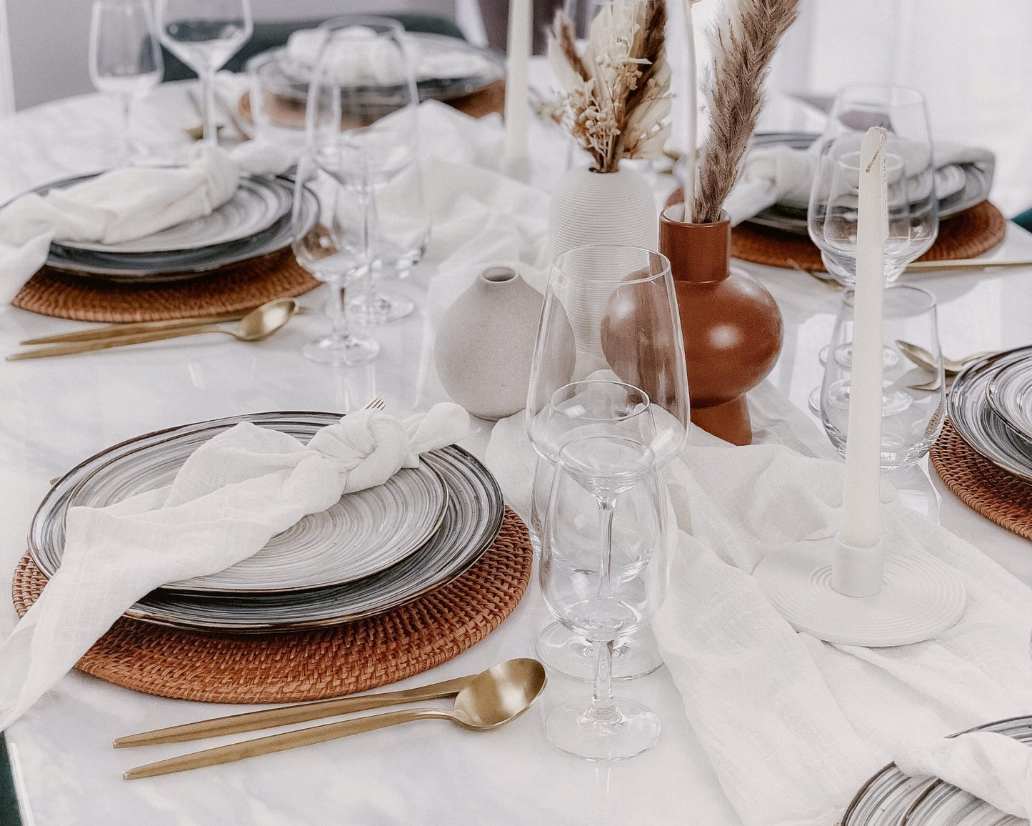 Hanoi Porcelain Round Starter Plate