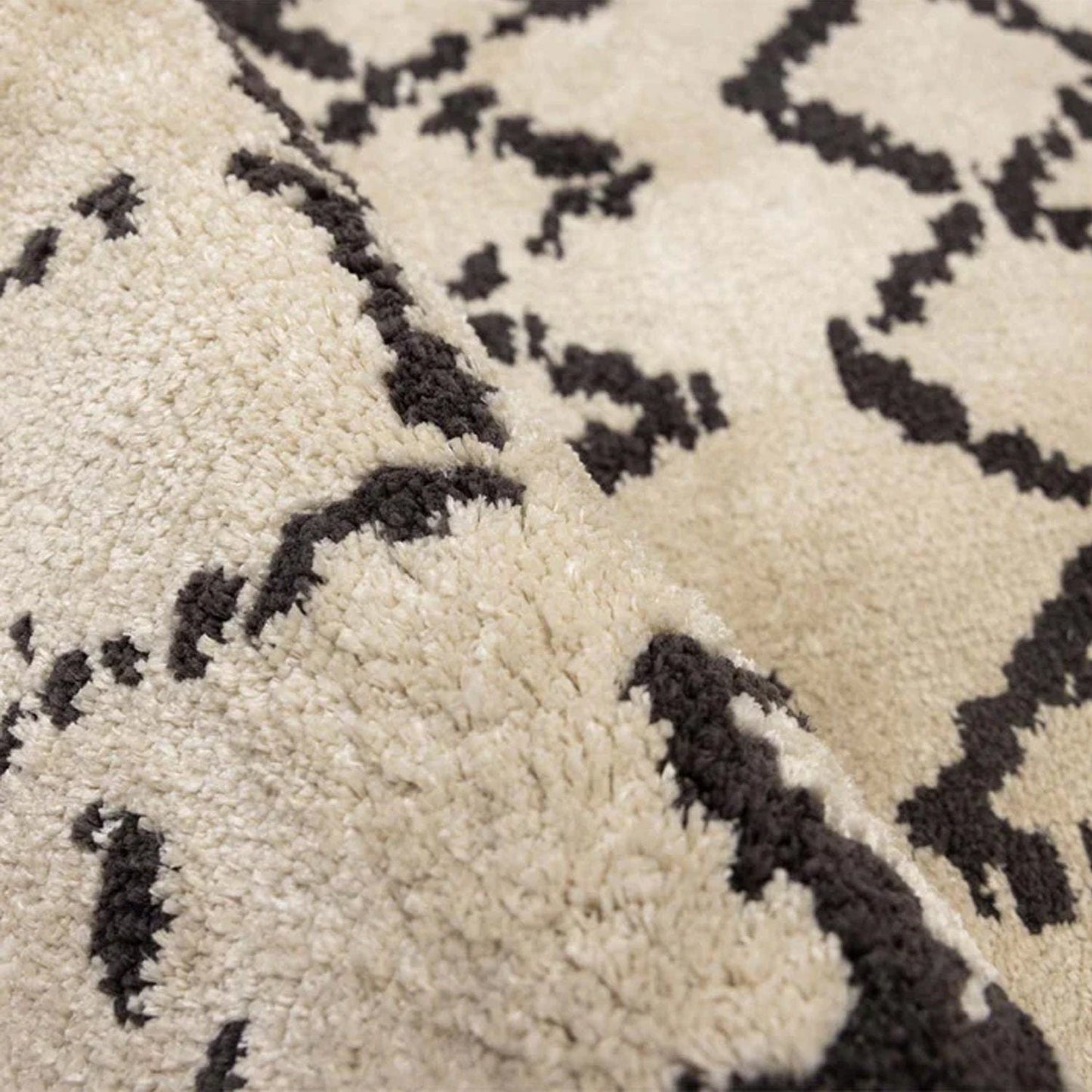 Cream and Black - Handcrafted Rug/Carpet | Pure New Zealand Wool | Hand Tufted | High Pile | High Density | Yarn Dyed