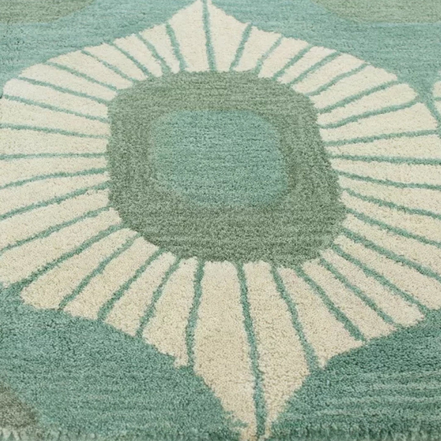 Blue and Green | Abstract Design - Handcrafted Rug/Carpet | Pure New Zealand Wool | Hand Tufted | High Pile | High Density | Yarn Dyed